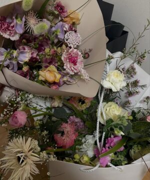 Han Ji-eun Instagram - ANNA 잘가💋 응원해주신 모든 분들 감사합니다~ 덕분에 저에게 도전이었던 연극 무대 소중한 기억으로 무사히 잘 마쳤어요. 지니도 사랑해. #애나엑스 #ANNAX