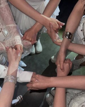 Han Seung-yeon Instagram - #kara #debut #18thAnniversary