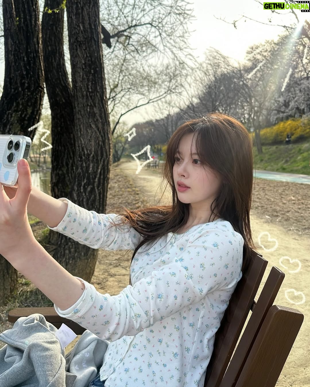 Han Su-ah - 63K Likes - 🌸🌷🌼💗💭💡