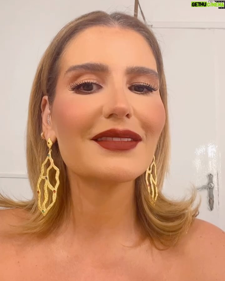 Hana Sheha - 13.9K Likes - التمثيل لعبه
وزي اي لعبه ليها قواعد
اقرا افهم اتواصل و صدق
ولعبتنا تبان / سهله
واهم قانون للنجاح فيها هو الحب ..
وأنا هنا النهارده لتكريم فنانه بتحب شغلها قوي ..
فنانه مخلصة لفنها ..
متطوره في أدواتها ..
مبدعه في ادائها ..
متنوعه في أدوارها ..
وست قويه وجدعه وصاحبه صاحبتها ..
وانا فخورة بيكي قوي و مبسوطة اني موجوده النهارده واني بقدم التكريم ده ل ممثلة مهمه وشاطرة وموهوبه جدا
.. بحبك قوي 🤩❤️ صبا مبارك
بحبك قوي ومبسوطة بيكي وليكي قوي ❤️🤩❤️
Thank you @islam.mitwally for your swift literally last minute help to attend this special event to my heart, I love you ❤️
Thank you @lauricematta for always caring for me and finding the time to do my makeup, love you beyond words
Earrings &hand cuff by the talented @yararamzyjewelry
