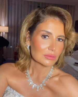 Hana Sheha Instagram - When in white.. I feel 🤍

@redseafilm  2nd day 
Women in cinema party 

Glam team 
Stylist @alaasamman_ 
Dress @amjadhamori 
Jewelry @lazurde 
@salon_mermaid
Makeup @ranim.alturki 
Hair @john.dimirje