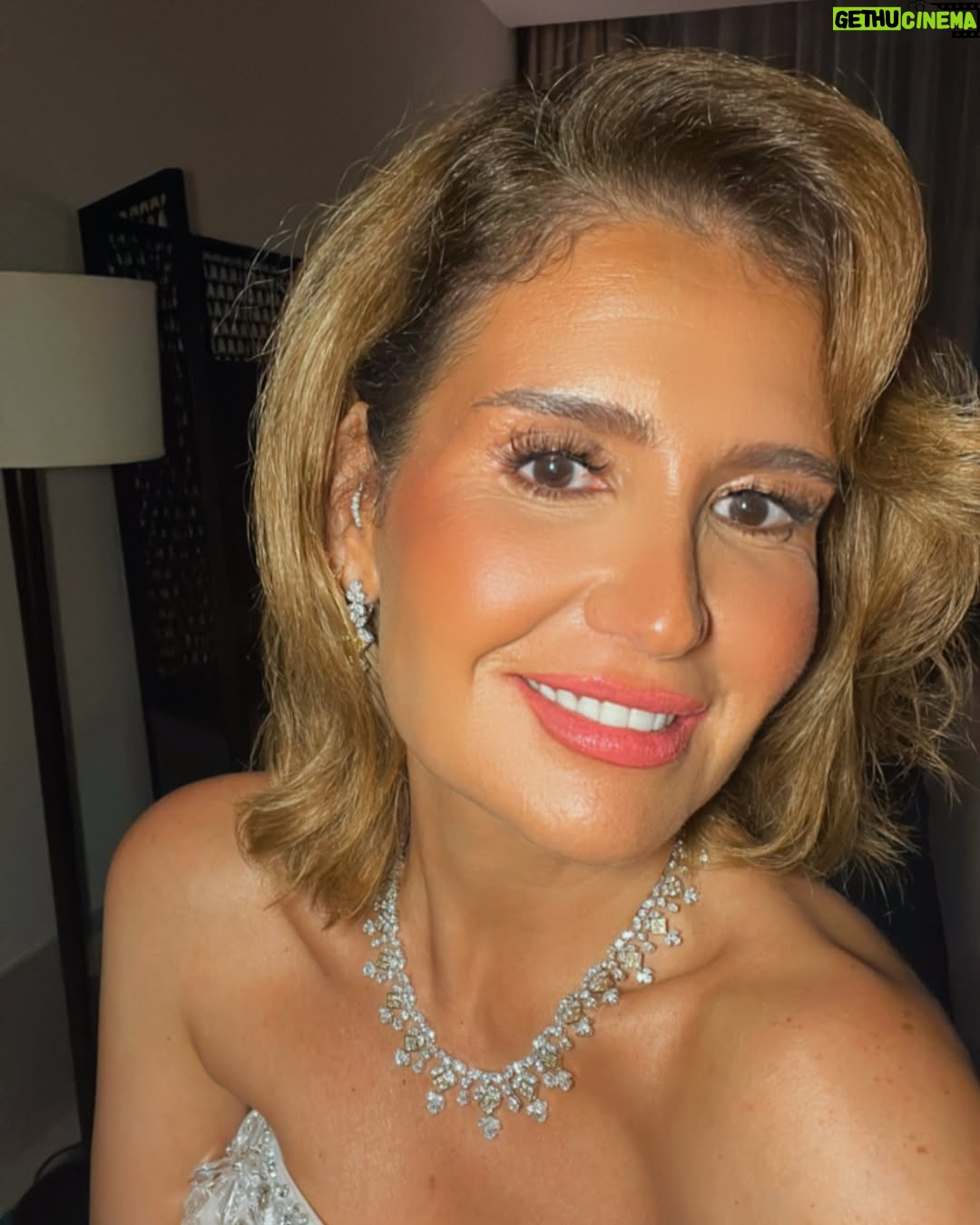 Hana Sheha - 8.6K Likes - When in white.. I feel 🤍
@redseafilm 2nd day
Women in cinema party
Glam team
Stylist @alaasamman_
Dress @amjadhamori
Jewelry @lazurde
@salon_mermaid
Makeup @ranim.alturki
Hair @john.dimirje
