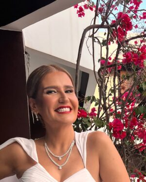 Hana Sheha Instagram - White dress, red lipstick, Diamond Set .. 
It must be illegal 🤍🤩❤️

Opening ceremony @fiffs.officiel
Thank you @dinouche.designs for my total look and diamonds 💎💎💎
Make up and hair by the talented @rimmake_up