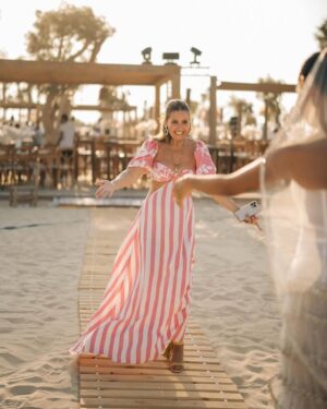 Hana Sheha Instagram - From the wedding of my amazing, gorgeous, kind, always a call away, sister by soul @aboutgigi_ 
Love you endlessly and may God bless you always my gougou 

Thank you @malakelezzawy @malakelezzawy_thelabel 
For my super cool dress 🩷🤍🩷
Moments captured by : @pistachio_studio