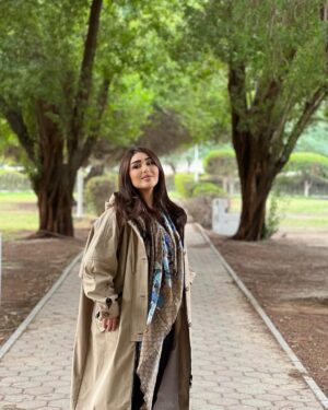 Hanadi Al-Kandari Instagram - عندما يداعبنا الحنين إلى الماضي البعيد عن طفولة بريئة وأيام سعيدة، حينها تعرف أن هناك أيام لن ترجع وسنين قد مضت وأيام لن تأتي، وحينها تتذكر تلك السنين وتشعر برغبة قوية للعودة لها بدون قيود ولا هموم، نعيش على براءة وطهر قلوب.