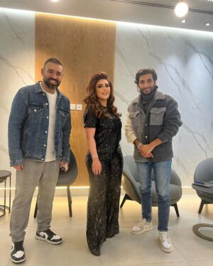 Hanadi Al-Kandari Instagram - أشكر أخواني الفنان بشار الشطي بو عبدالرحمن وأخوي الفنان أحمد العوضي على الدعوه وشكرا على اللقاء الجميل وشكرا على كل سؤال خليتوني أعبر عن مشاعري الحقيقه هنادي زوجه وا لأم و الصديقه و الاخت الكبيره
لقاء مختلف عن المعتاد 🤍🤍🤍
#رمضان ٢٠٢٤