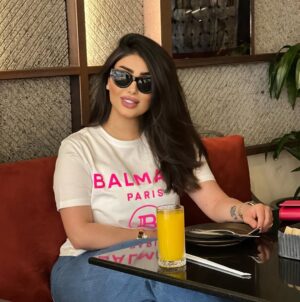 Hanadi Al-Kandari Instagram - رحلة النجاح، لا تتطلب البحث عن أرض جديدة، ولكنّها تتطلب الاهتمام بالنجاح، والرغبة في تحقيقه والنظر إلى الأشياء بعيون جديدة.🌸