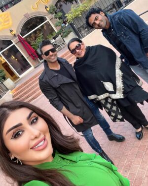 Hanadi Al-Kandari Instagram - بعد ماخلصنا أجتماع اعزمتنا أم طلال على الغدا 💚