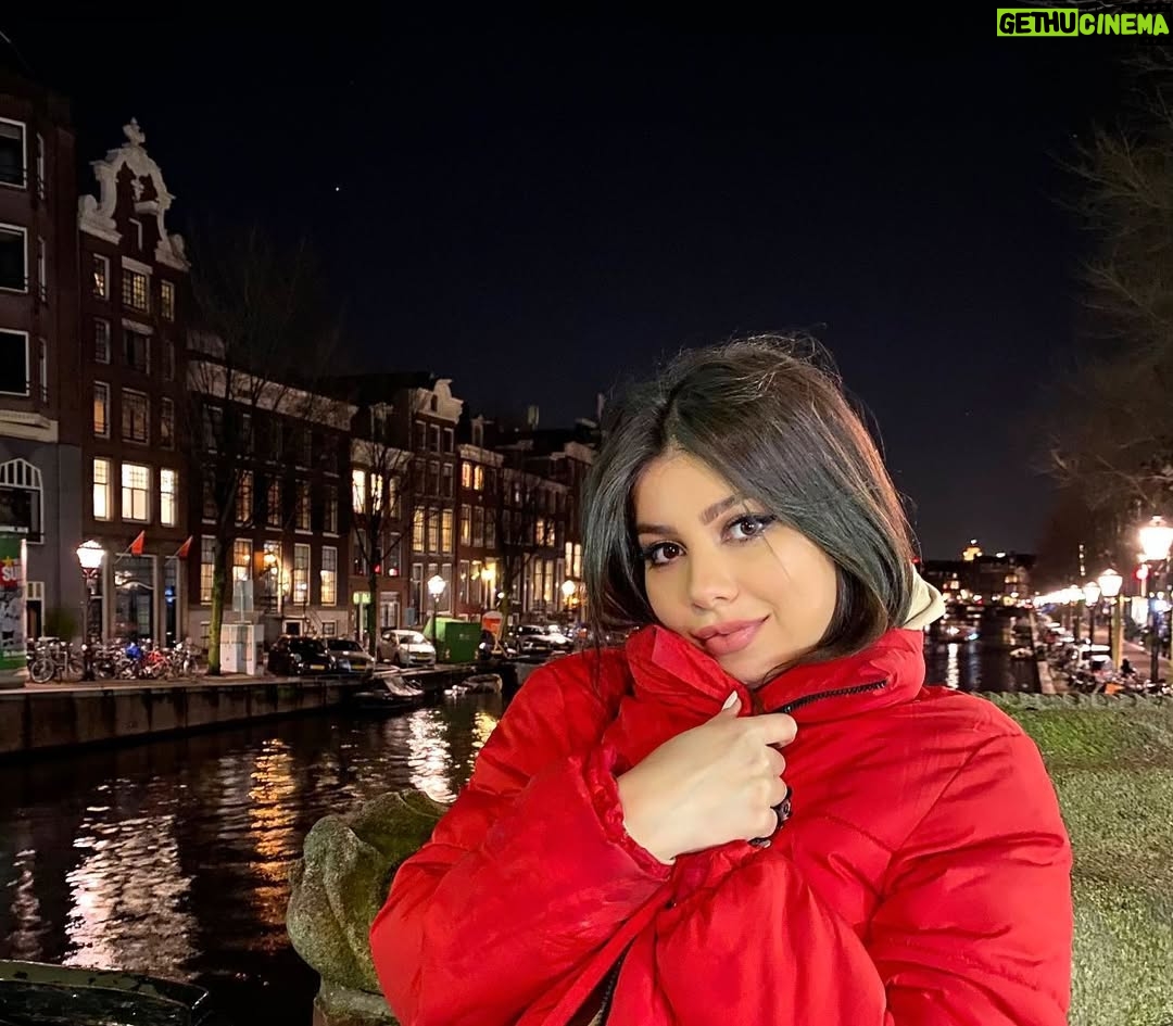 Hanane El Khader - 42.5K Likes - #amsterdam #cold #hananeelkhader