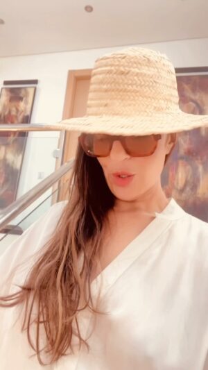 Hanane el-Fadili Instagram - ❤️pour le fun 😉