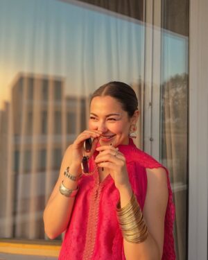 Hania Aamir Instagram - kyun?/!