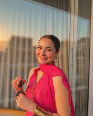 Hania Aamir Instagram - kyun?/!