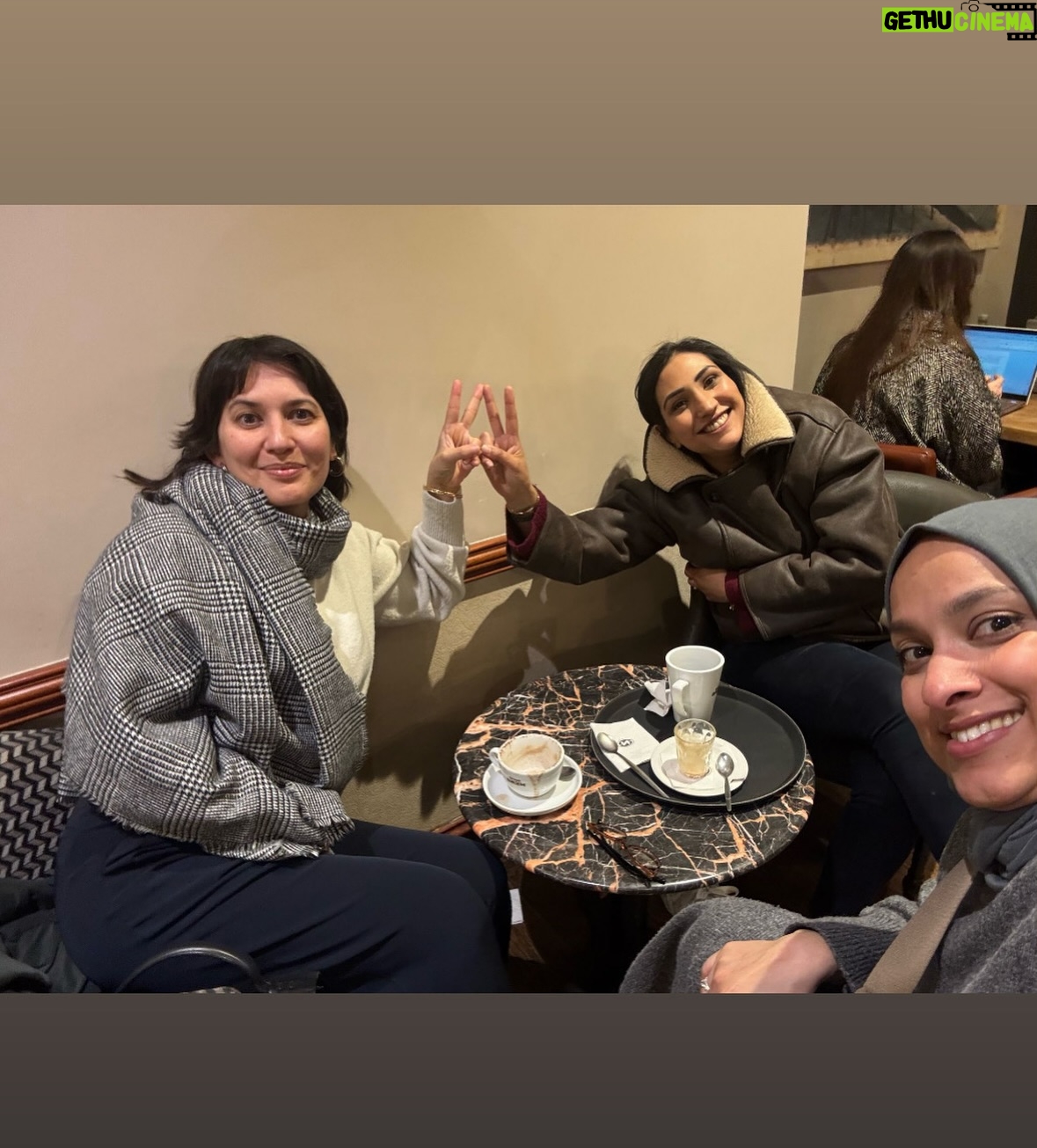 Hannah Al Rashid - 7.9K Likes - Alhamdulillah bisa merasakan puasa sebentar di rumah bersama Mama ✨🌸💕
The hardest thing about heading back to london for Ramadan is not being able to plan my days around food as usual 🤣🤣🤣 but managed to get in some incredible iftars amongst friends and loved ones. Also met my first love, kebabs, on multiple occasions. Alhamdulillah.
Semoga sisa bulan suci ini membawa berkah yang melimpah untuk kalian dan keluarga kalian semua ✨🤍🙏🏼
#goblokglam