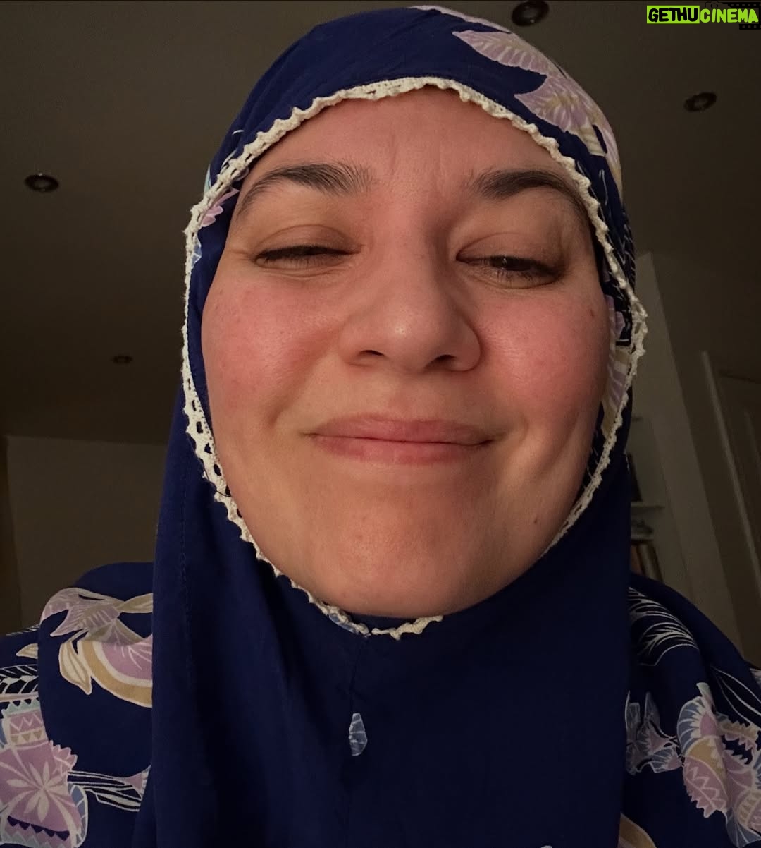 Hannah Al Rashid - 7.9K Likes - Alhamdulillah bisa merasakan puasa sebentar di rumah bersama Mama ✨🌸💕
The hardest thing about heading back to london for Ramadan is not being able to plan my days around food as usual 🤣🤣🤣 but managed to get in some incredible iftars amongst friends and loved ones. Also met my first love, kebabs, on multiple occasions. Alhamdulillah.
Semoga sisa bulan suci ini membawa berkah yang melimpah untuk kalian dan keluarga kalian semua ✨🤍🙏🏼
#goblokglam