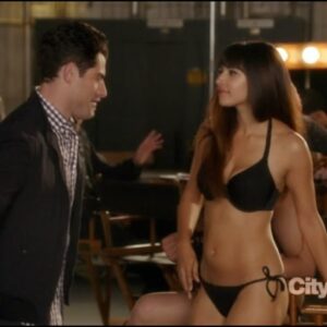 Actress Hannah Simone HD Photos and Wallpapers September 2025