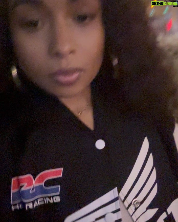 Hannaha Hall - 3 Likes - she outside.
@dtlrofficial
#airmaxday