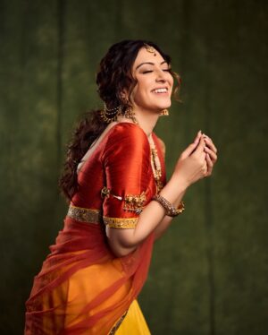 Hansika Motwani Instagram - 😍
•
•
•
Outfit Designed by - @monaji66
Styled by- @niru05_raghupathy
Jewellery- @ishhaara
@bcos_its&silver @tyohaarsilverjewellery @karnikajewelshyd 
Styling team- @stylebyeshh
@kavya__anand @mohammed.faizaa @kinjal4045__ @saigopalchikkala_cine_costumer
MUH- @rupeshryadav @ashwini_hairstylist
Photography- @shivakrishna_rsk