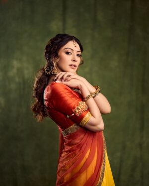 Hansika Motwani Instagram - 😍
•
•
•
Outfit Designed by - @monaji66
Styled by- @niru05_raghupathy
Jewellery- @ishhaara
@bcos_its&silver @tyohaarsilverjewellery @karnikajewelshyd 
Styling team- @stylebyeshh
@kavya__anand @mohammed.faizaa @kinjal4045__ @saigopalchikkala_cine_costumer
MUH- @rupeshryadav @ashwini_hairstylist
Photography- @shivakrishna_rsk