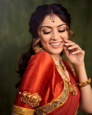 Hansika Motwani Instagram - 😍
•
•
•
Outfit Designed by - @monaji66
Styled by- @niru05_raghupathy
Jewellery- @ishhaara
@bcos_its&silver @tyohaarsilverjewellery @karnikajewelshyd 
Styling team- @stylebyeshh
@kavya__anand @mohammed.faizaa @kinjal4045__ @saigopalchikkala_cine_costumer
MUH- @rupeshryadav @ashwini_hairstylist
Photography- @shivakrishna_rsk