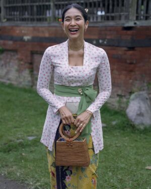 Happy Salma Instagram - Kebaya @garden.of.solo 
@commaditya📷