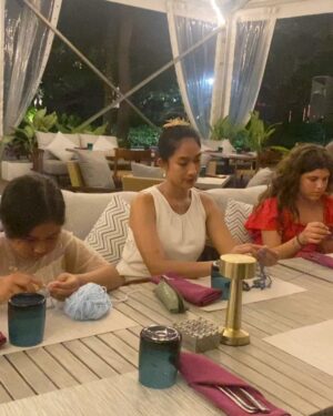 Happy Salma Instagram - Sejarah. Makanan enak. Kebersamaan. Purnama. ❤️❤️❤️

 @themerusanur @balibeachsanur