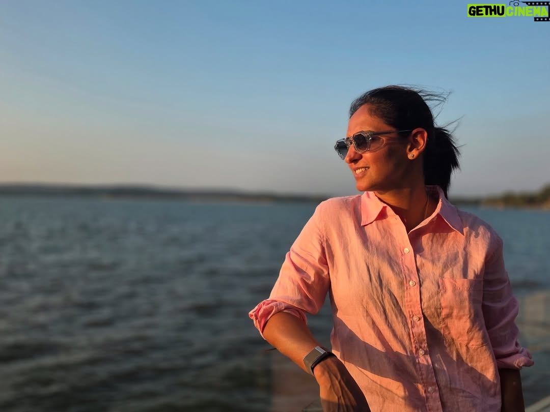 Harmanpreet Kaur - 196.6K Likes - Just a moment between moments >>