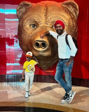 Harshdeep Kaur Instagram - Holiday with Hunar 💖 10th Anniversary Celebration made more fun by our Son 😀