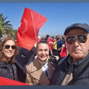 Hatice Aslan Instagram - ☀️Hiç kimse yasanın üstünde değildir .
🥹Yasa sopa gibi kullanılmaz.
⚖️Adalet yönetene de yönetilene de eşit şekilde uygulanır…
Yasa birilerine işleyip birilerine işlemezse o ülkede huzur kalmaz .Nasıl güvende olur halk böyle işlerse yasalar?……♥️ Lütfen doğruyu bu adalet ölçülerini hesaba katarak bulmaya çalışın 🙏🏼 
#tümvarlıklartokuyusun #cömertlik #anlayış

No one is above the law, and the law shouldn’t be used as a weapon. True justice treats everyone equally—those in power and the people they serve.

If the law applies to some but not others, how can there ever be real peace? How can people feel safe if fairness isn’t guaranteed?

Let’s always seek the truth with justice in our hearts.

#tümvarlıklartokuyusun #cömertlik #anlayış