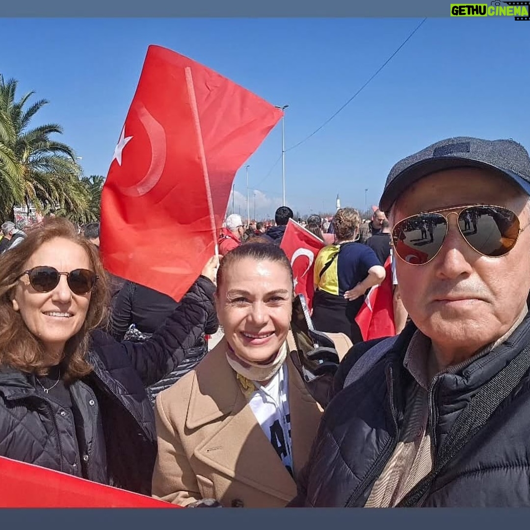 Hatice Aslan - 25.8K Likes - ☀️Hiç kimse yasanın üstünde değildir .
🥹Yasa sopa gibi kullanılmaz.
⚖️Adalet yönetene de yönetilene de eşit şekilde uygulanır…
Yasa birilerine işleyip birilerine işlemezse o ülkede huzur kalmaz .Nasıl güvende olur halk böyle işlerse yasalar?……♥️ Lütfen doğruyu bu adalet ölçülerini hesaba katarak bulmaya çalışın 🙏🏼
#tümvarlıklartokuyusun #cömertlik #anlayış
No one is above the law, and the law shouldn’t be used as a weapon. True justice treats everyone equally—those in power and the people they serve.
If the law applies to some but not others, how can there ever be real peace? How can people feel safe if fairness isn’t guaranteed?
Let’s always seek the truth with justice in our hearts.
#tümvarlıklartokuyusun #cömertlik #anlayış