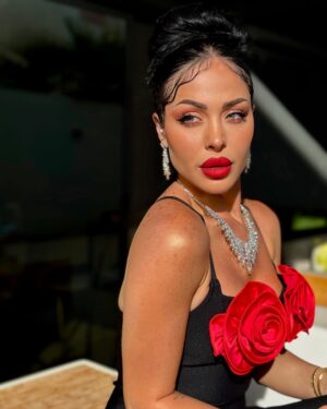 Haya Karazon Instagram - Happy valentine all ❤️🕊️

#happyvalentinesday #vairal #loveislove #هيا_كرزون #dubailife #explore #fyp #اكسبلور_explore #viralvideos