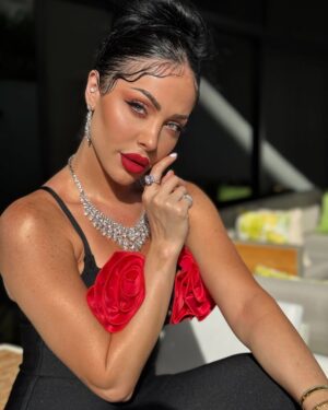 Haya Karazon Instagram - Happy valentine all ❤️🕊️

#happyvalentinesday #vairal #loveislove #هيا_كرزون #dubailife #explore #fyp #اكسبلور_explore #viralvideos