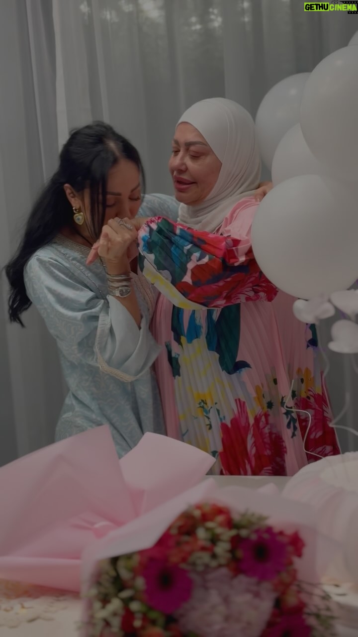 Haya Karazon - 11.4K Likes - وحدك انتي يا ماما 🤍🕊️🤍
#explore #اكسبلور_explore #love #هيا_كرزون #عيد_الأُم #virel#happymothersday❤️