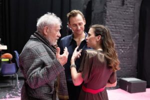 Hayley Atwell Instagram - Calling Shakespearean Legends to the stage. ⭐️

Honoured to have @ianmckellen and #ChiwetelEjiofor join us. 

#MuchAdoAboutNothing 

📸: @snapperjeff, @justine35mm