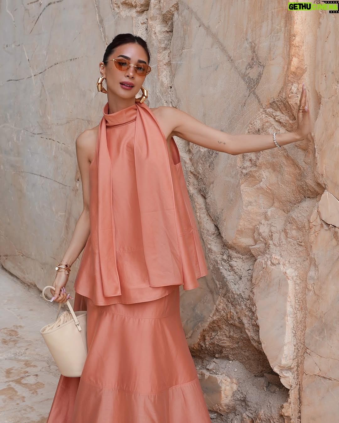 Heart Evangelista - 156.1K Likes - A little bit of chaos, and a whole lot of costume changes 💋 @cosstores #COSManila #COSSS25