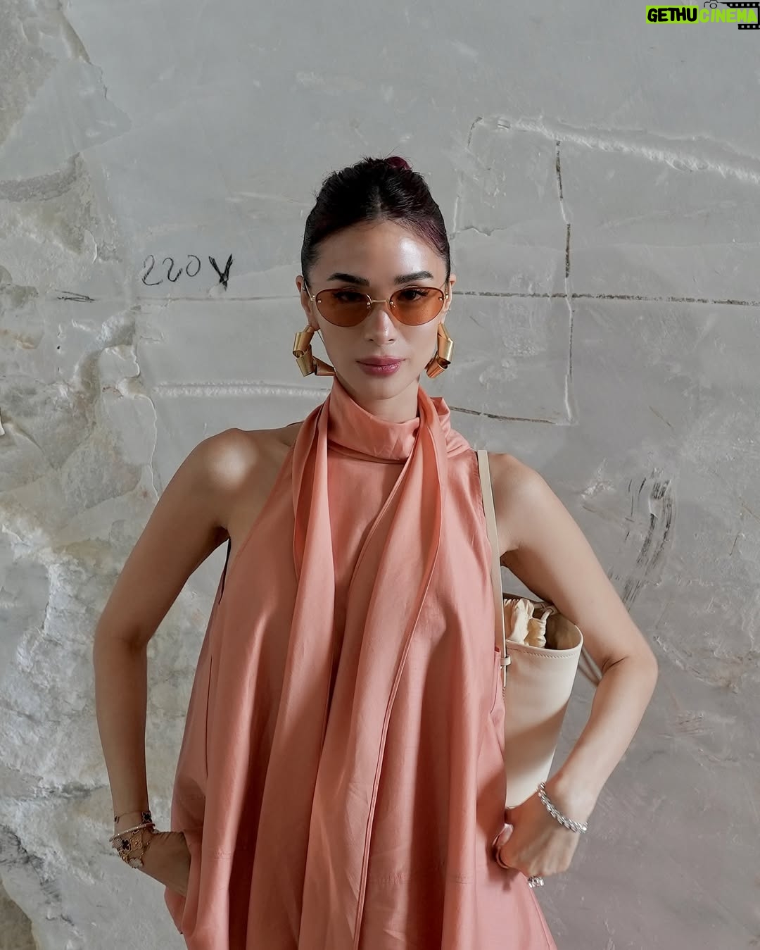Heart Evangelista - 156.1K Likes - A little bit of chaos, and a whole lot of costume changes 💋 @cosstores #COSManila #COSSS25