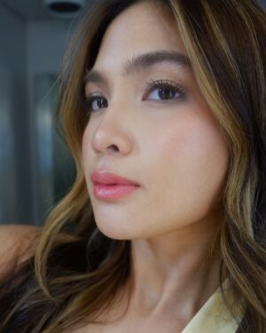 Heaven Peralejo Instagram - 💛⭐️🌟🌻🌼🌙🐥
