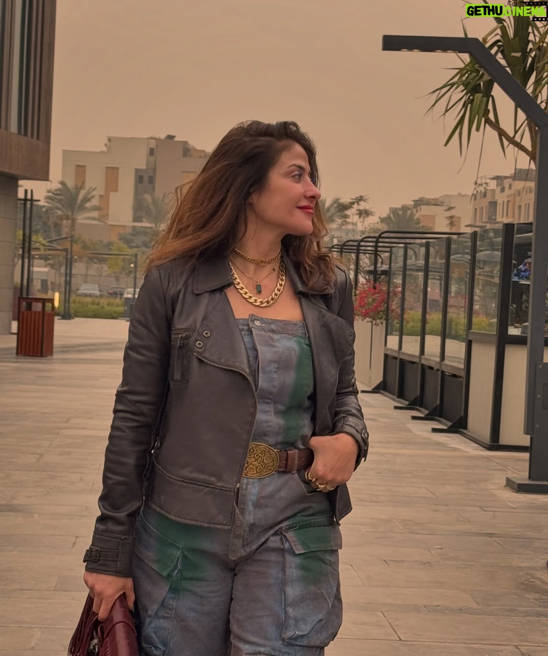 Heidy Karam - 40K Likes - Enjoying my favorite hour #goldenhour 🌤️
