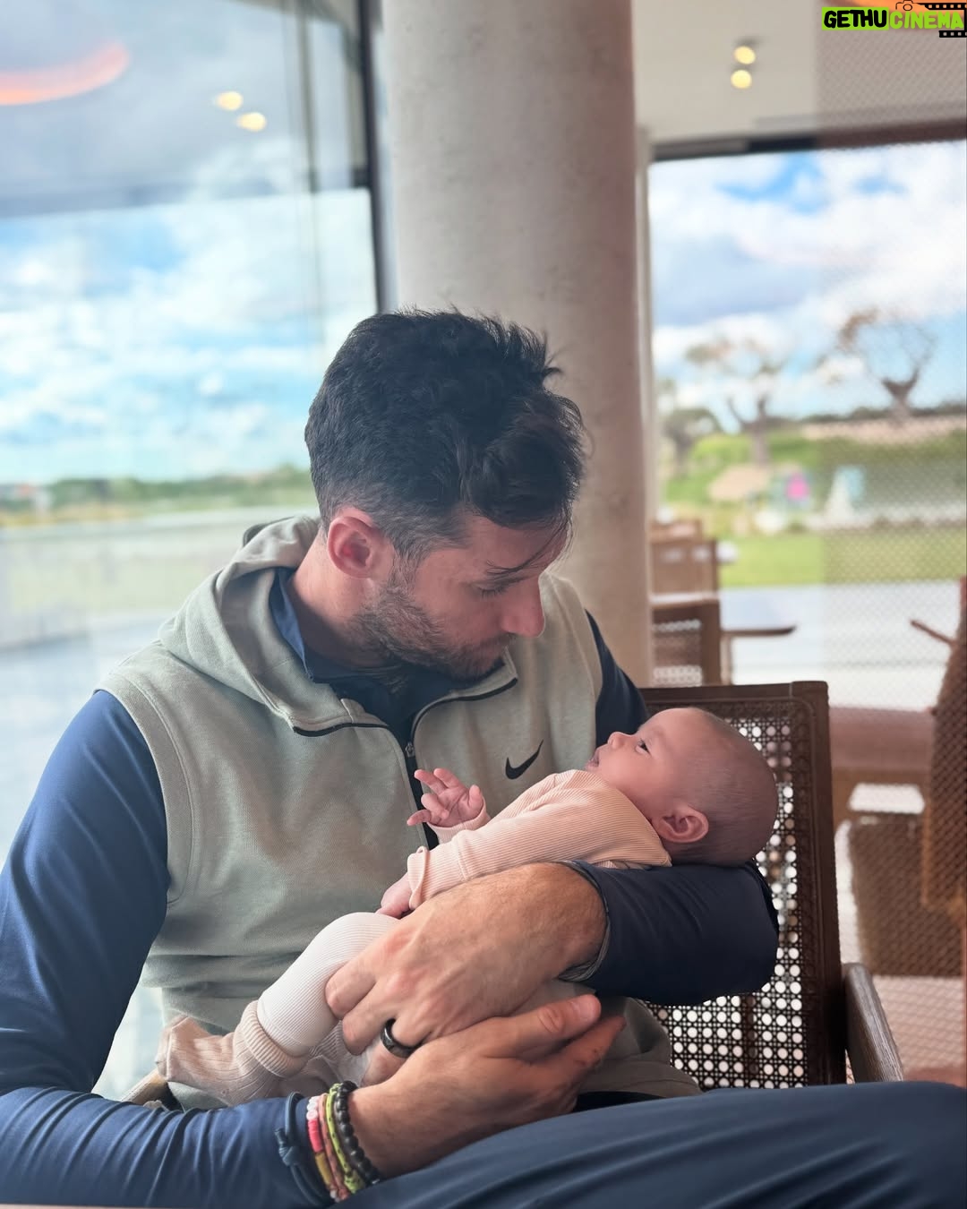 Helen Lindes - 9.5K Likes - Life lately… disfrutando mucho de estos momentos en familia ❤️ Es increíble lo rápido que pasa el tiempo cuando tienes niños 🥰🥰 #mumlife #familytime #lovemyfamily #eltiempovuela