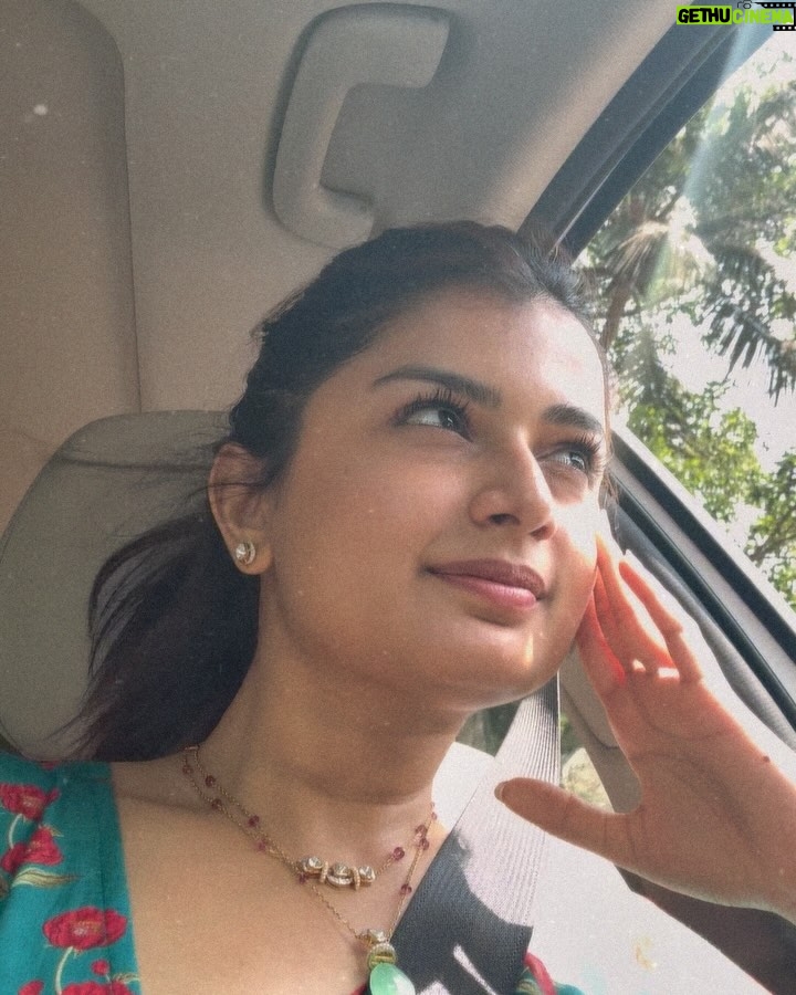 Hemal Ingle - 26.9K Likes - Can draping your own saree be considered a superpower?
