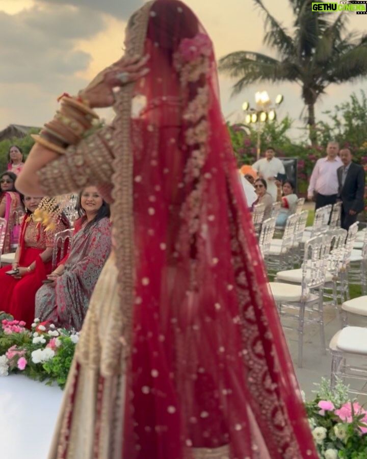 Hemal Ingle - 22.4K Likes - Who said wedding szn was over?