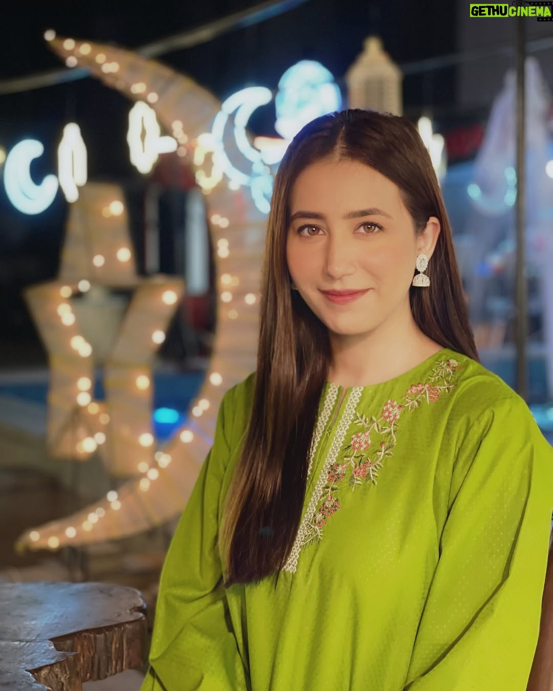 Hiba Aziz - 6.6K Likes - Apart from making you think more, ambivalence can also make you think better Trust me 💚