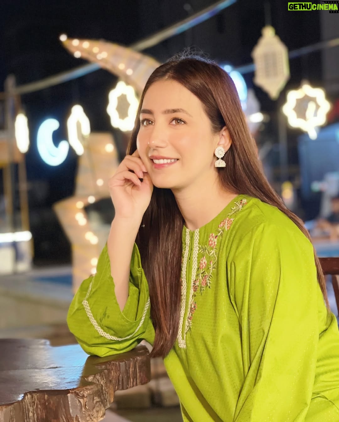 Hiba Aziz - 6.6K Likes - Apart from making you think more, ambivalence can also make you think better Trust me 💚