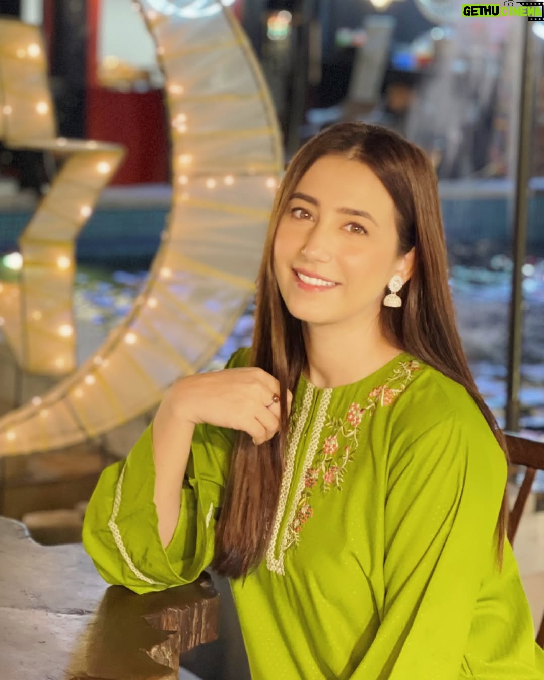 Hiba Aziz - 6.6K Likes - Apart from making you think more, ambivalence can also make you think better Trust me 💚