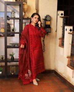 Actress Hiba Bukhari HD Photos and Wallpapers March 2025
