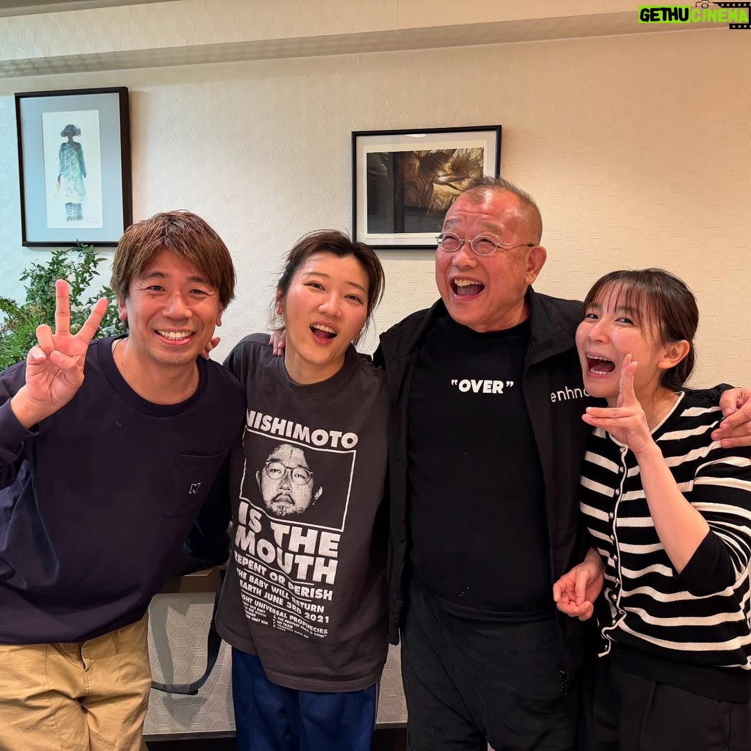 Hiccorohee - 22.2K Likes - 毛がぼさぼさすぎてインスタグラムの法律に反していますか?
連日の仕事でクタクタボロボロの私に、師匠が寿司を食わせてくれた日
松竹に一途な男と女