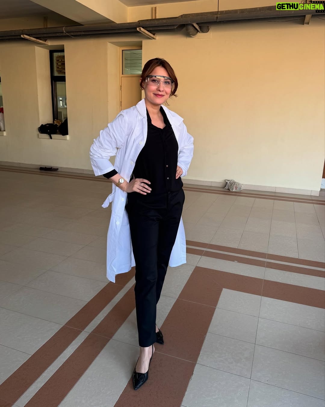 Hina Altaf - 32.9K Likes - Meet Hamna, a qualified Chemical Engineer! Her story is coming soon to screens! @greenentertainment.official @multiverse.ent.official