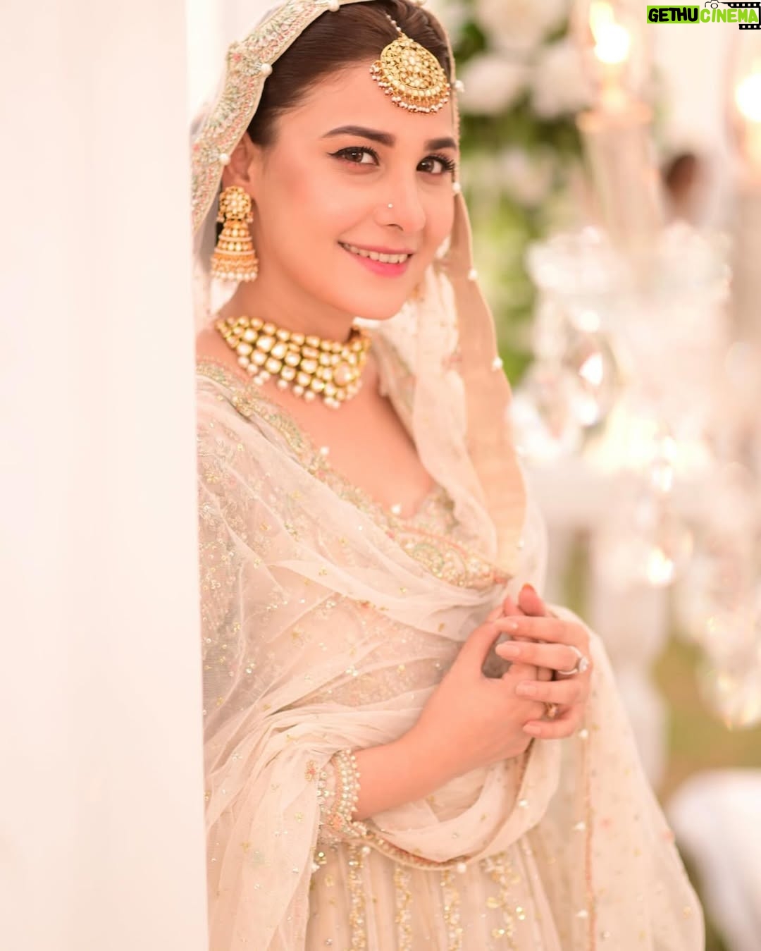 Hina Altaf - 45.5K Likes - Zaira got married ! @harpalgeotv
Wardrobe @farahtalibaziz
Jewellery @kohar_jewel
Hair and makeup @sanabutt54
Photographer @abdulmohseearts