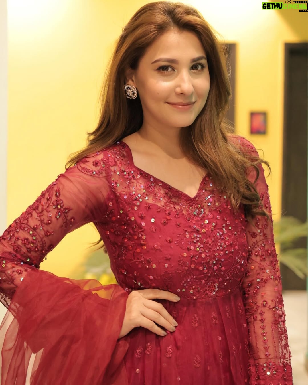 Hina Altaf - 33.8K Likes - @wajahatmansoorofficial 🤍♥️