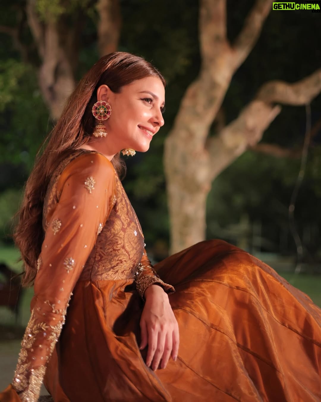 Hina Altaf - 32.5K Likes - See you Tomorrow at 9pm only on @harpalgeotv
Wardrobe @amnaismail.official
Jewellery @kohar_jewel
Hair and makeup @sanabutt54