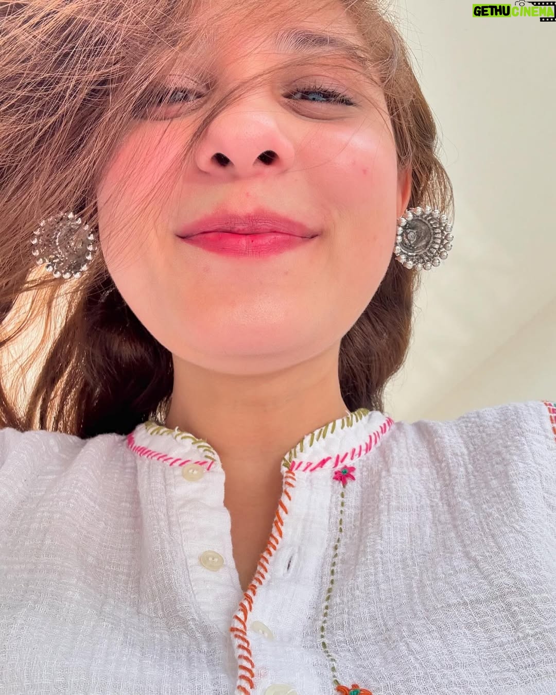 Hina Altaf - 79.3K Likes - When you’re your own photographer 😂 struggle is REAL ! Eid Mubarak everyone 🤍 I’m loving my hair though 😂🤣 KTHANKSBYE